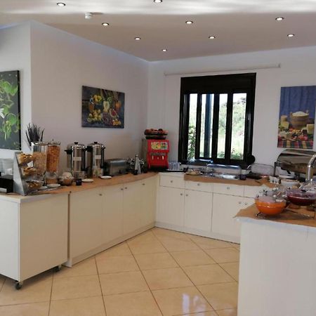 Carisa Suites And Apartments Maleme  Bagian luar foto