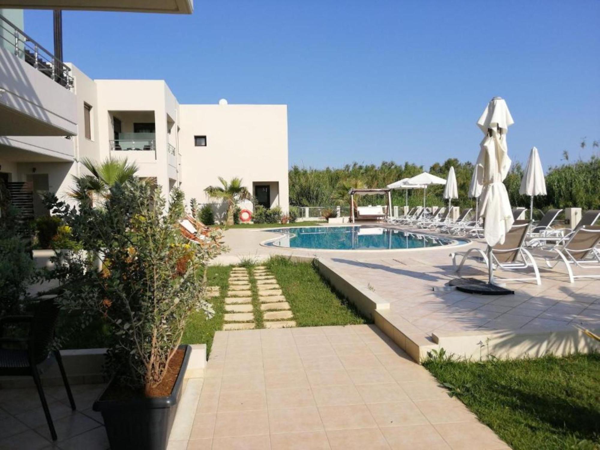 Carisa Suites And Apartments Maleme  Bagian luar foto