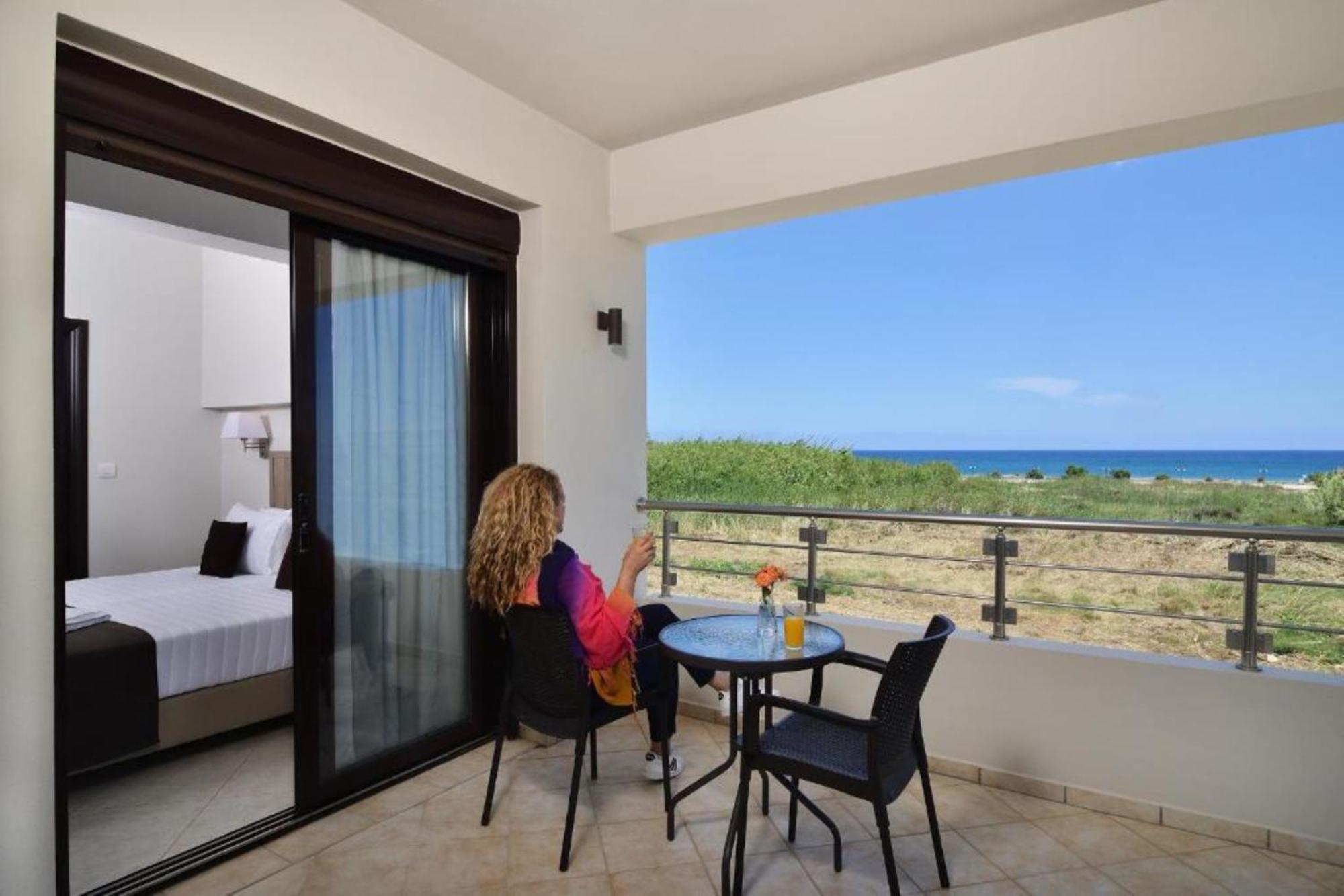 Carisa Suites And Apartments Maleme  Bagian luar foto