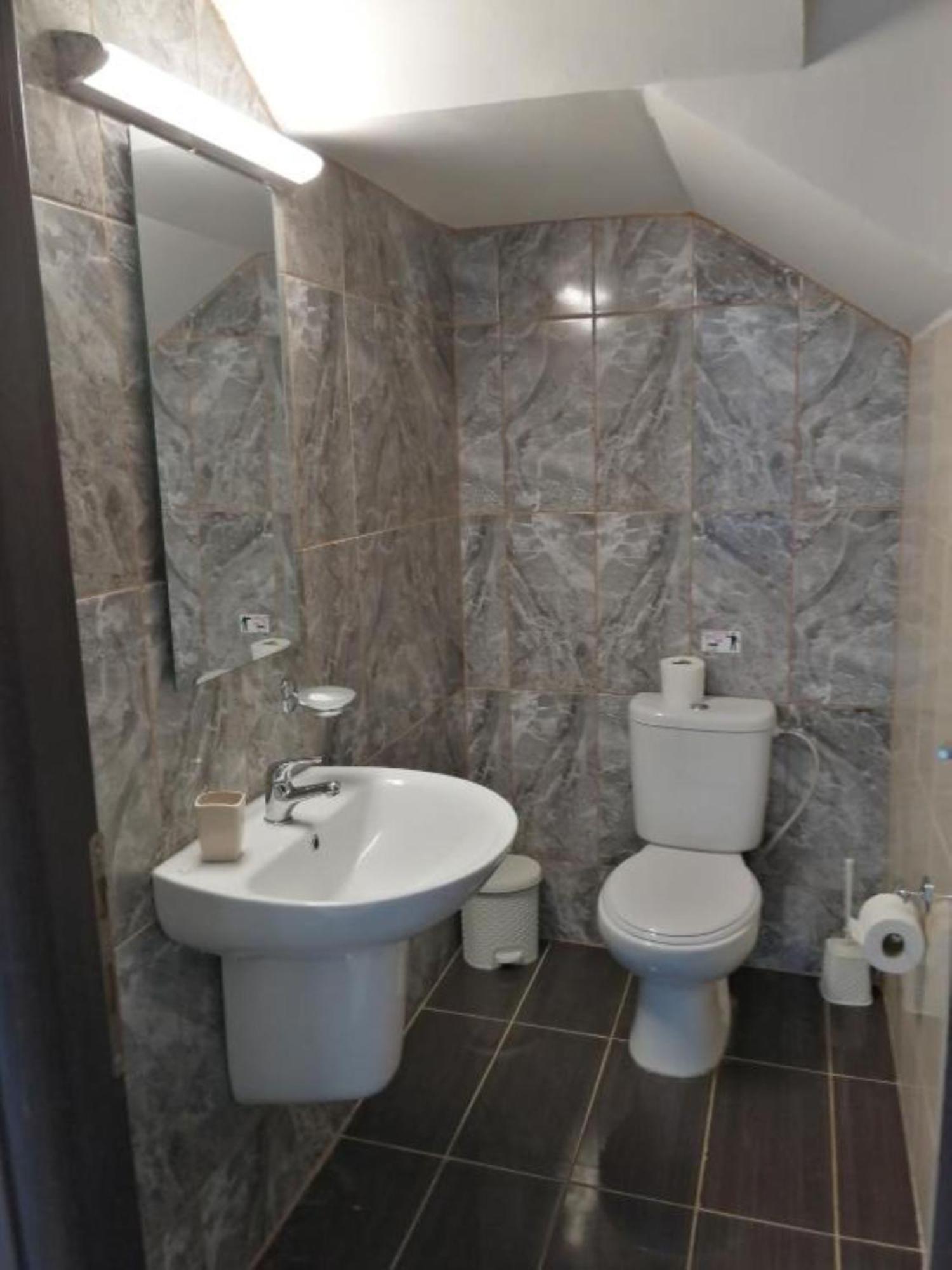Carisa Suites And Apartments Maleme  Bagian luar foto