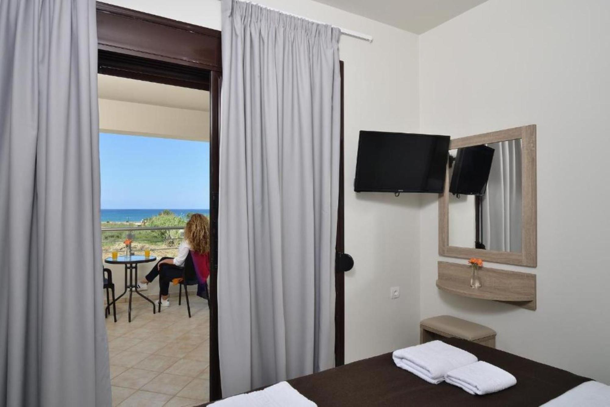 Carisa Suites And Apartments Maleme  Bagian luar foto