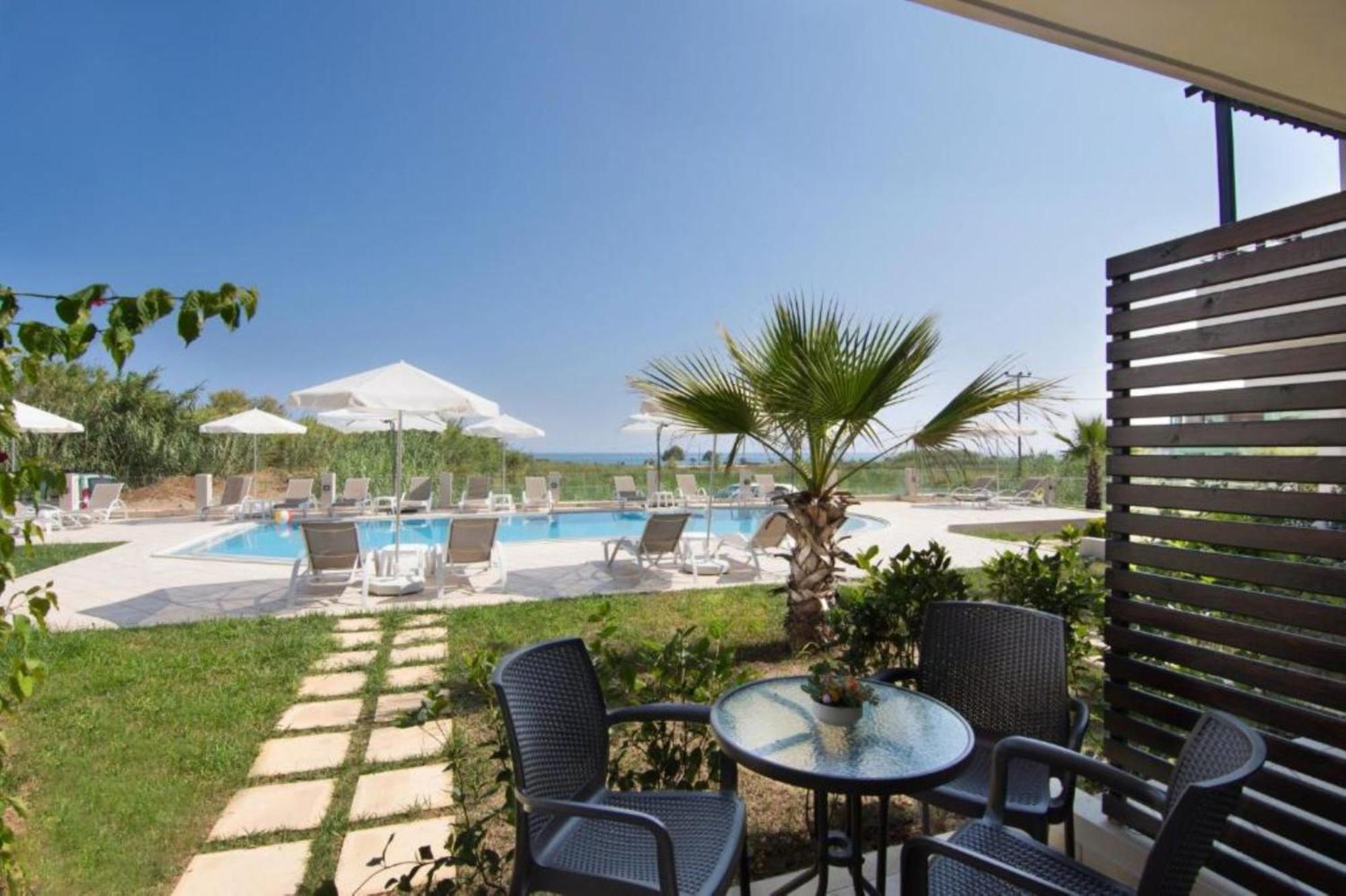 Carisa Suites And Apartments Maleme  Bagian luar foto