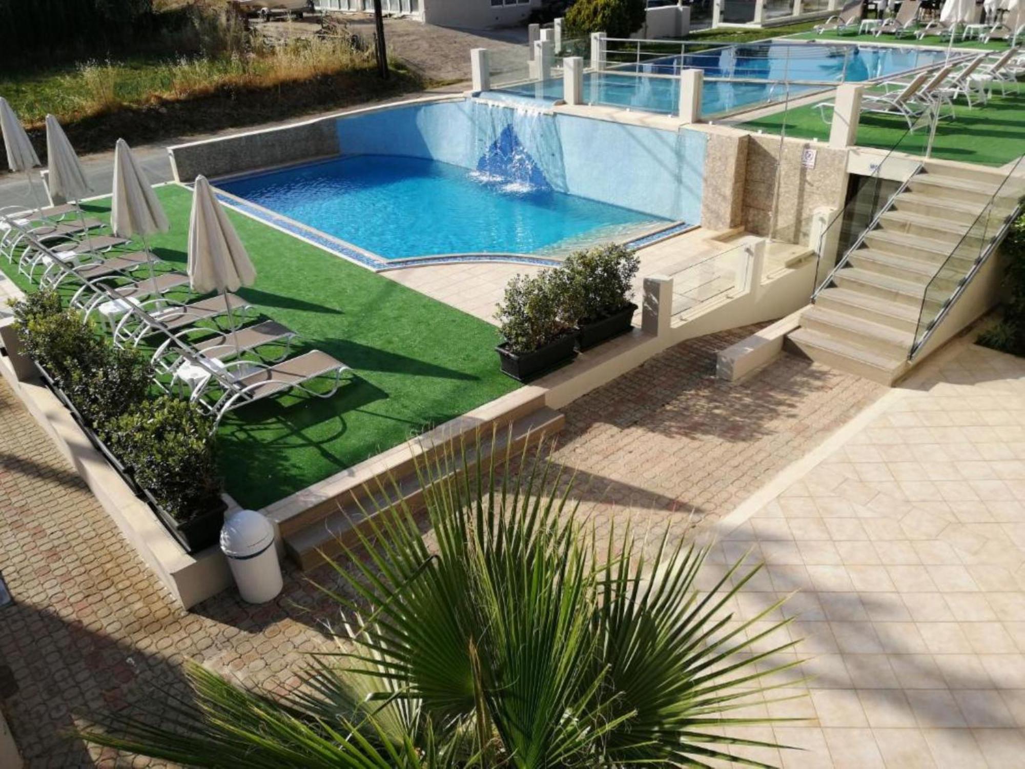 Carisa Suites And Apartments Maleme  Bagian luar foto