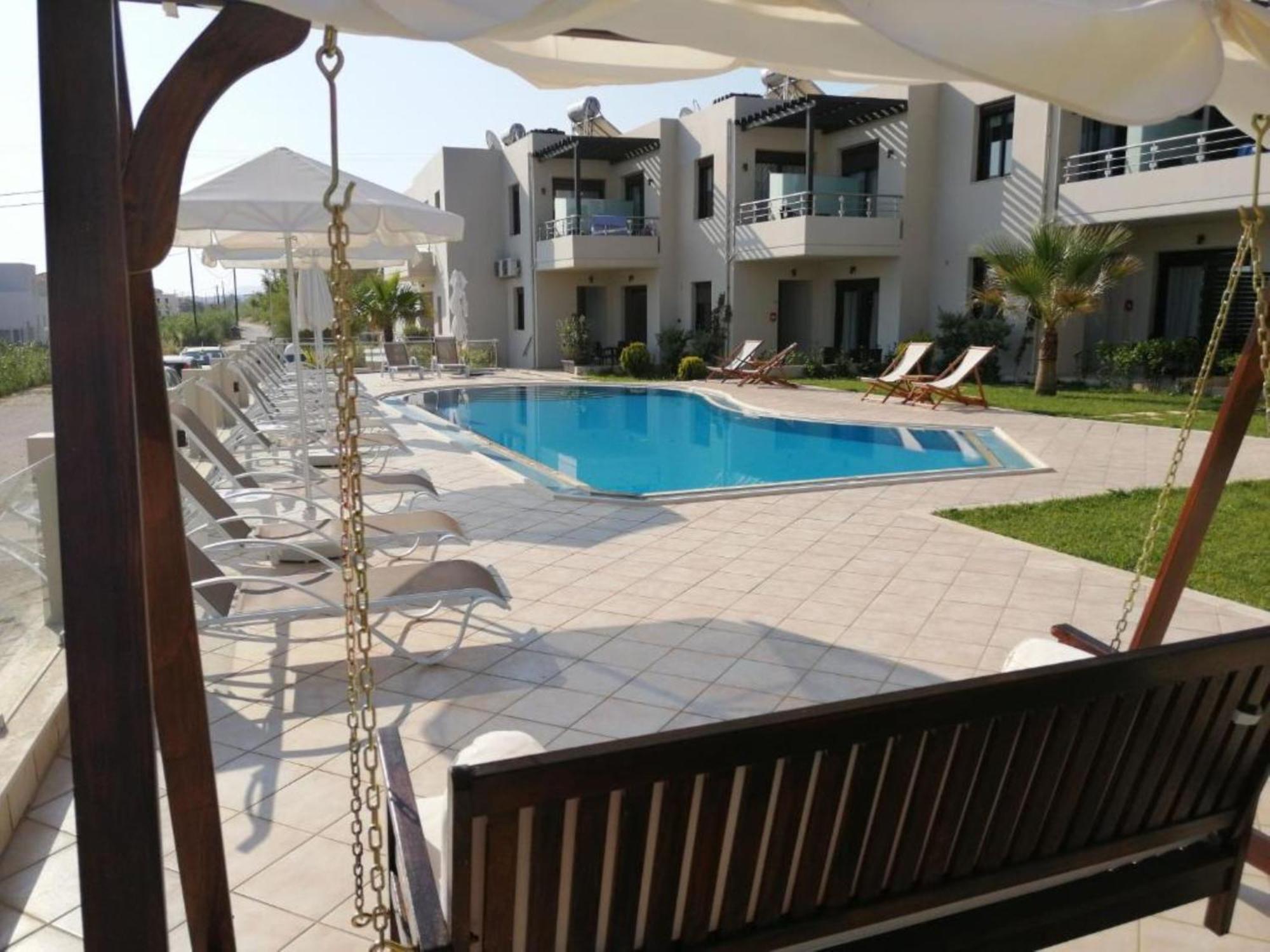Carisa Suites And Apartments Maleme  Bagian luar foto
