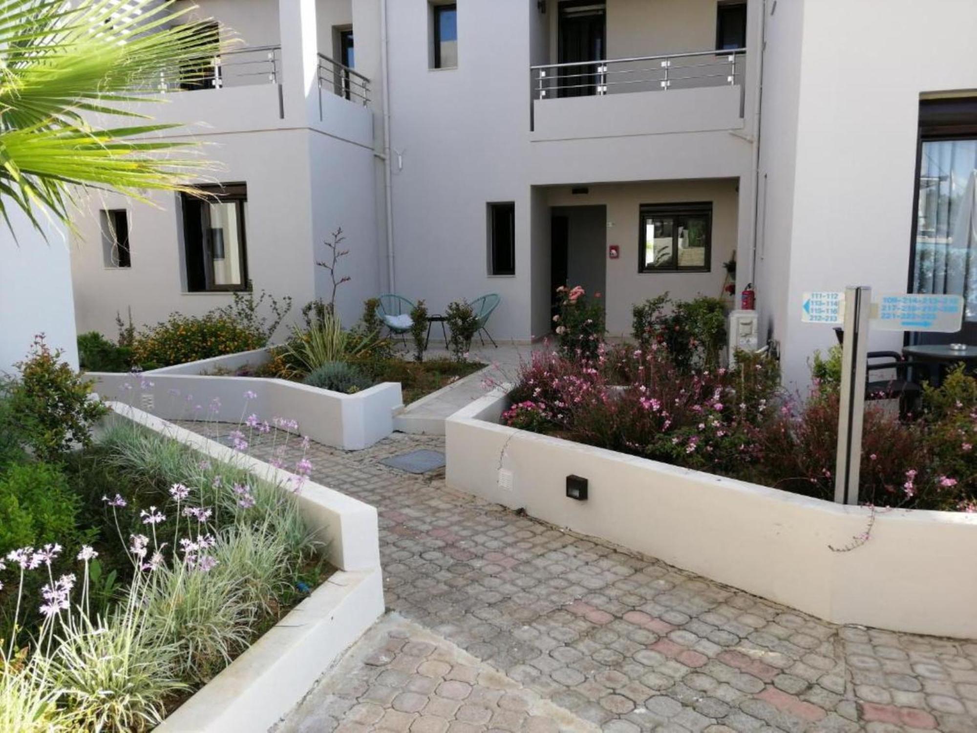 Carisa Suites And Apartments Maleme  Bagian luar foto